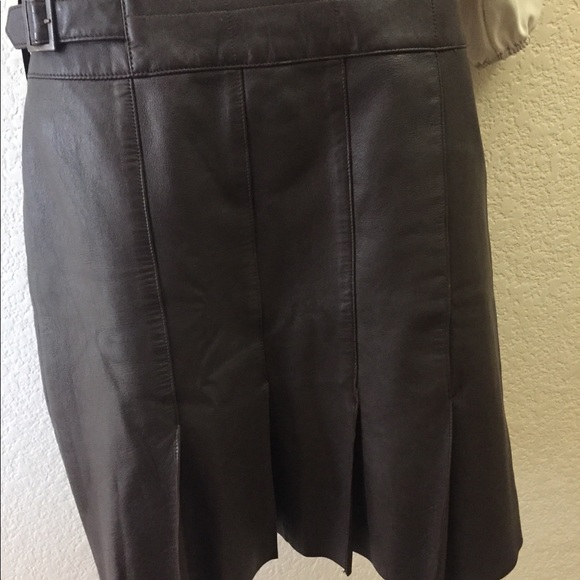 “CACHE” BROWN PLEATED LEATHER SKIRT! - Picture 2 of 5